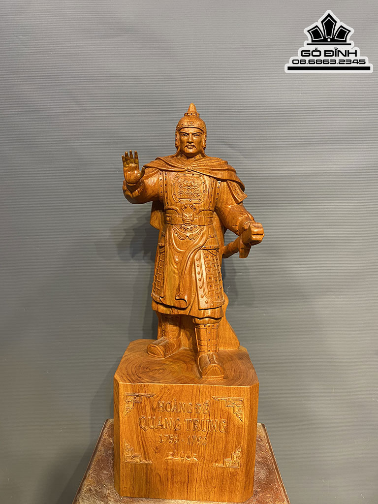 Tượng Hoàng Đế Quang Trung Gỗ Hương Đá Nguyên Khối Cao 70 Ngang 26 Sâu 21 (cm)