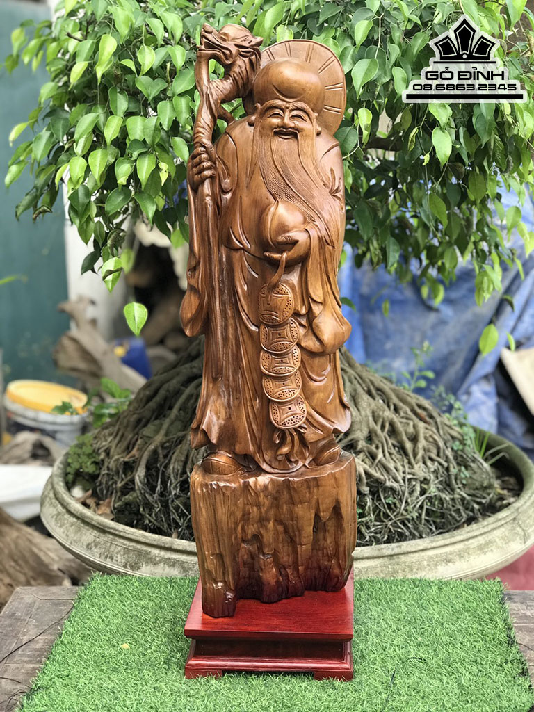 Tượng Ông Thọ Ôm Đào Tiên Gỗ Bách Xanh Cao 95 Ngang 26 Sâu 19 (cm)