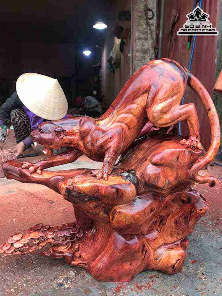 Tượng Báo Săn Mồi Gỗ Cẩm Chỉ  Cao 72 Rộng 70 Sâu 30 (cm)