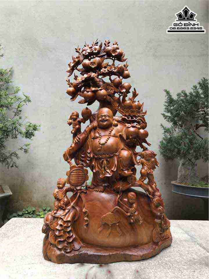 Tượng Phật Di Lặc Đứng Bao Tiền Gỗ Xá Xị ( Gù Hương )  Cao 98 Rộng 56 Dày 30 (cm)