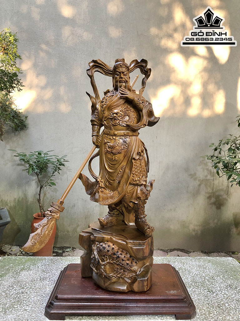 Tượng Quan Công Xuất Chiếu Gỗ Bách Xanh Cao 85 Ngang 30 Sâu 25 (cm)