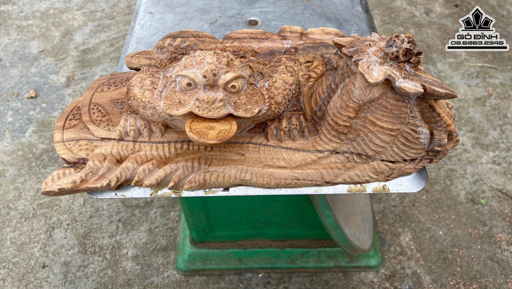 Tượng Cóc Ngậm Tiền Gỗ Ngọc Am Hà Giang Lên Tuyết Cao 38 Ngang 21 Sâu 12 (cm)