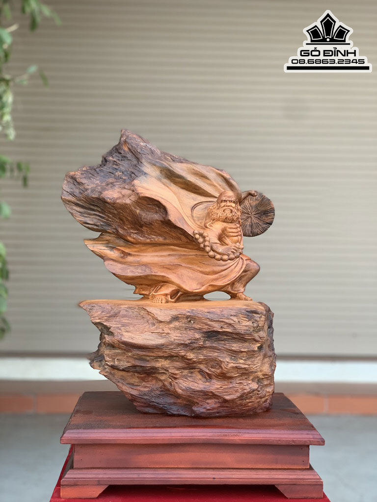 Tượng Đạt Ma Múa Võ Gỗ Ngọc Am Hà Giang Nguyên Khối Cao 47 Ngang 36 Sâu 21 (cm)