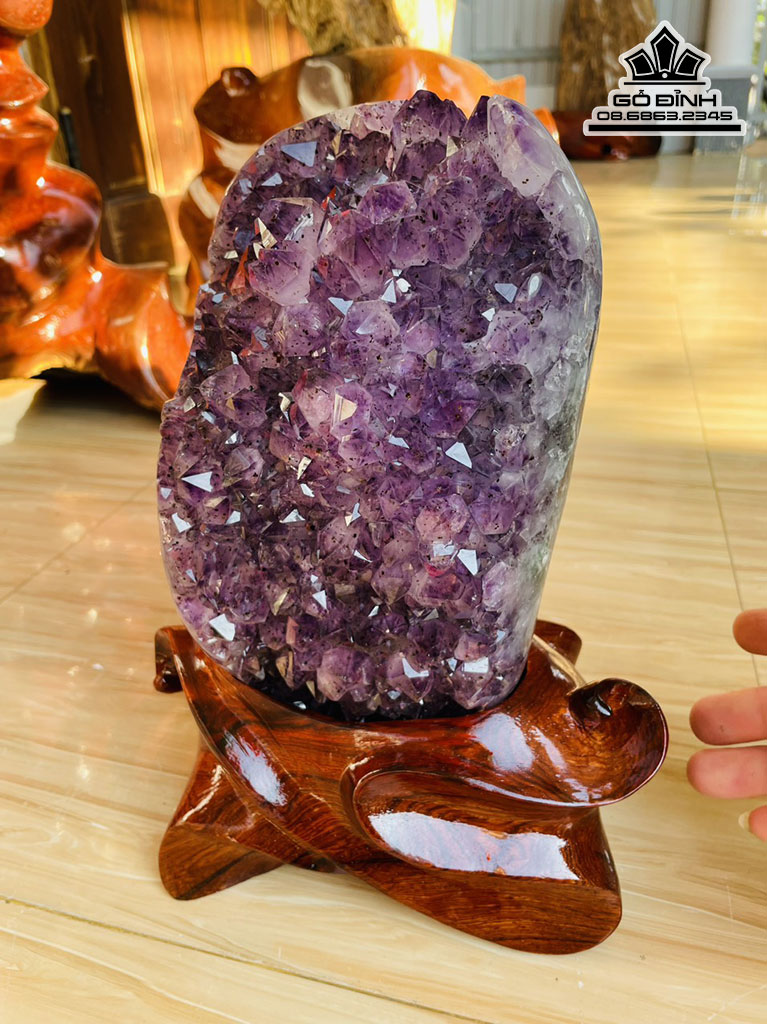 Tác Phẩm Đá Thạch Anh Tím Cao 30 Ngang 16 (cm) 7,6kg