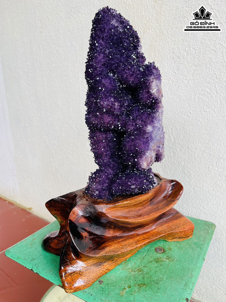 Tinh Thể Đá Thạch Anh Tím Cao 32 Ngang 13 (cm) 3,7kg