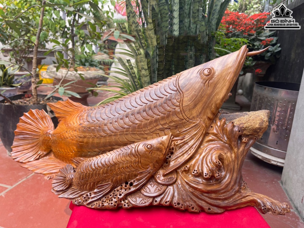 Tượng Cá Kim Long Phụ Tử Gỗ Ngọc Am Liền Khối Cao 33 Ngang 70 Sâu 21 (cm)