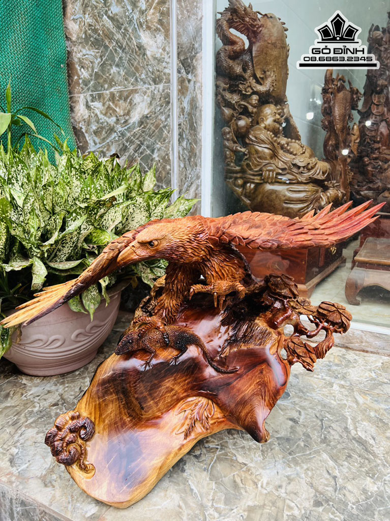 Tượng Đại Bàng Săn Mồi Gỗ Hương Cao 47 Ngang 67 Sâu 38 (cm)