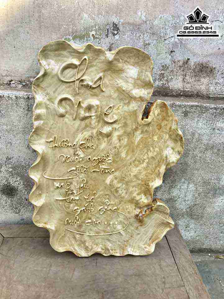 Tranh Cha Mẹ Gỗ Nu Nghiến  Cao 45 Rộng 33 Dày 2.3 (cm)