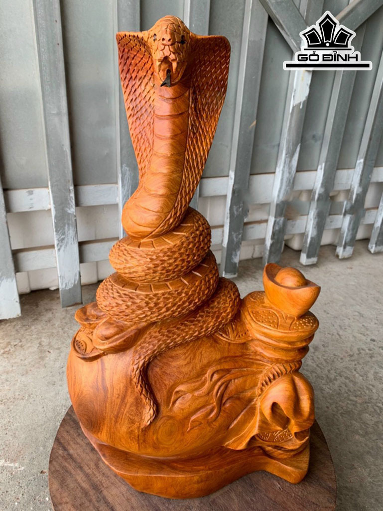 Tượng Rắn Phong Thủy Gỗ Hương Cao 55 Ngang 32 Sâu 20 (cm)
