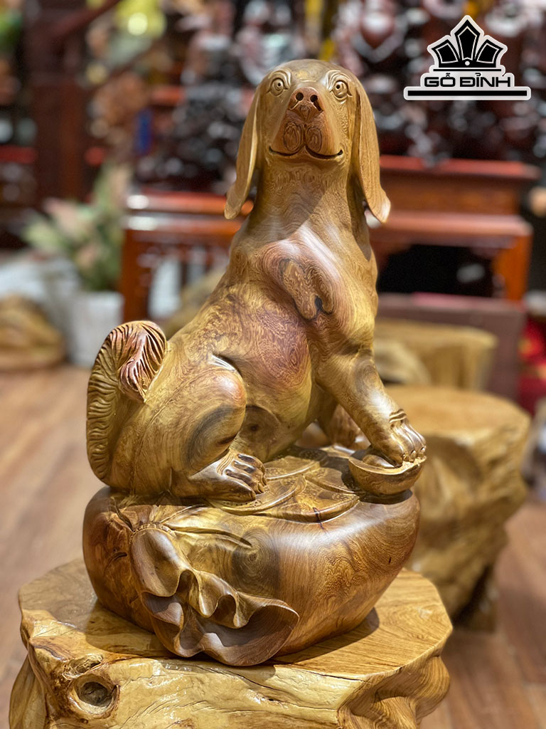 Tượng Chó Gỗ Hương Cao 45 Ngang 27 Sâu 22 (cm)