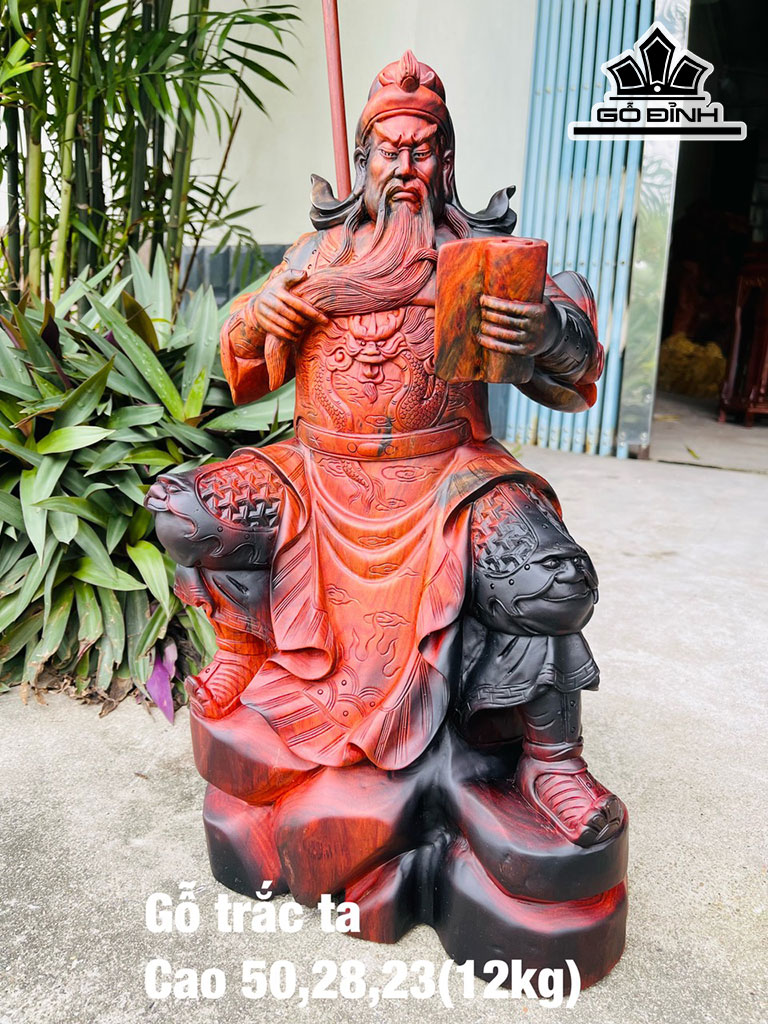 Tượng Quan Công Gỗ Trắc Đen Đỏ Cao 50 Ngang 28 Sâu 23 (cm)