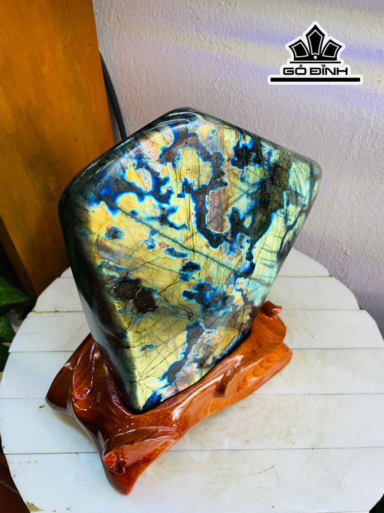 Tác Phẩm Đá Xà Cừ (Hắc Nguyệt Quang) Cao 28 Ngang 20 (cm) 7,5kg