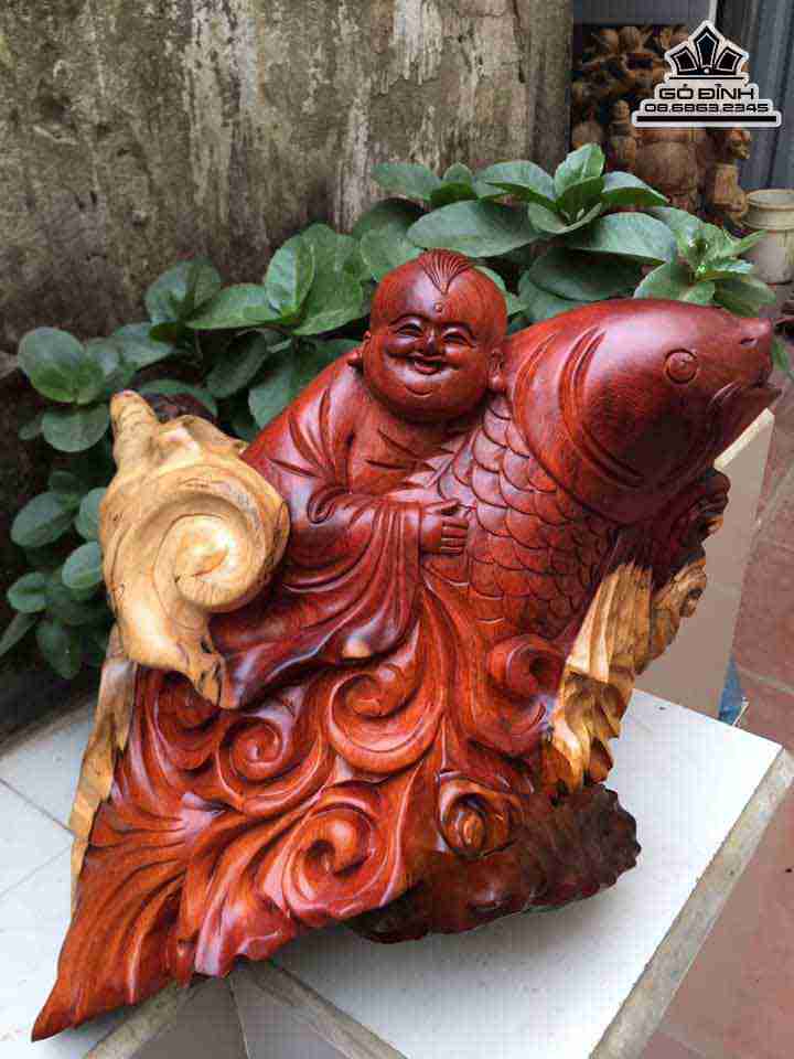 Tượng Tiểu Đồng Ôm Cá Chép Gỗ Hương  Cao 38 Rộng 32 Dày 22 (cm)