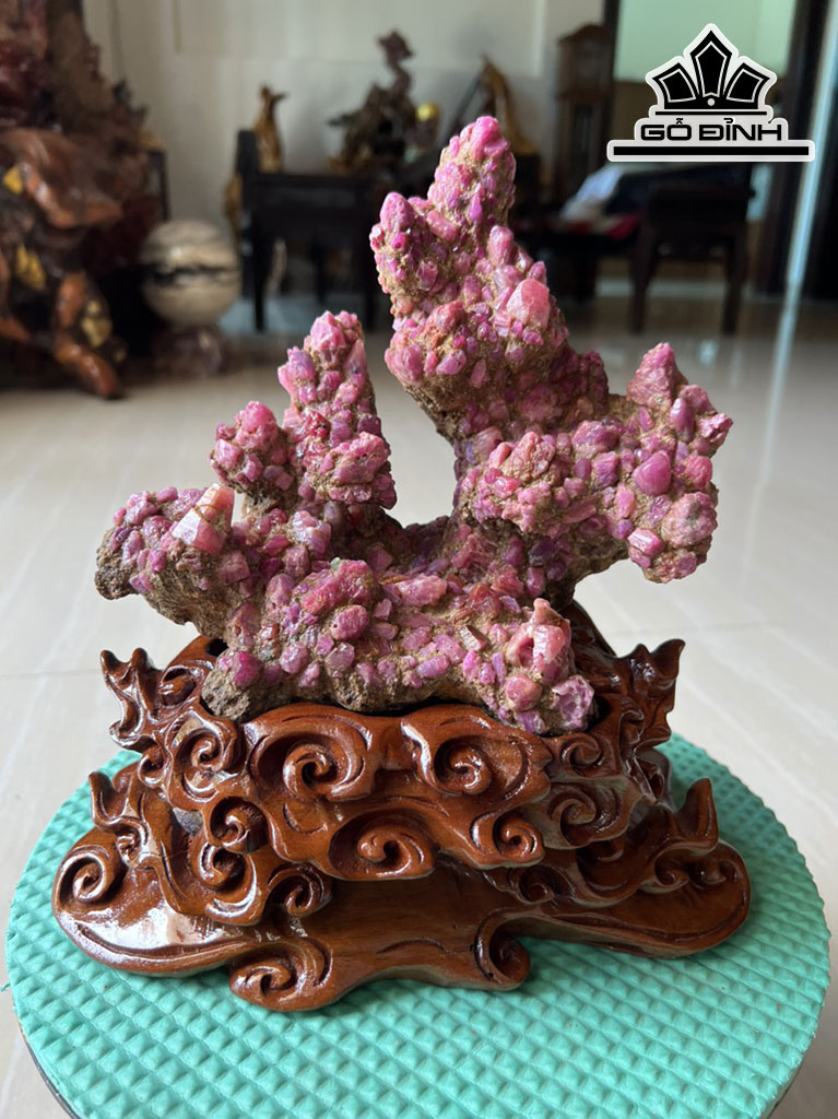 Tinh Thể Đá Ruby Cao 2,8 Ngang 26 (cm)