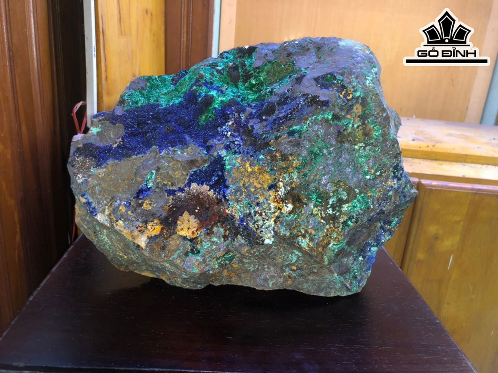 Tác Phẩm Đá Azurite Cao 25 Ngang 35 (cm) 28,4kg