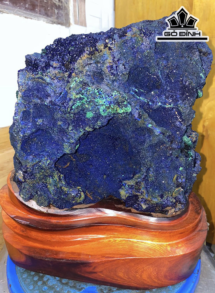 Tác Phẩm Đá Azurite Cao 30 Ngang 25 (cm) 17kg