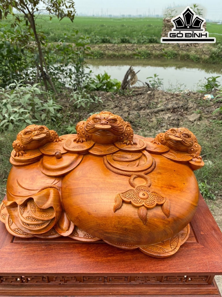 Tượng Tam Cóc Ngậm Tiền Gỗ Hương Cao 26 Ngang 56 Sâu 34 (cm)