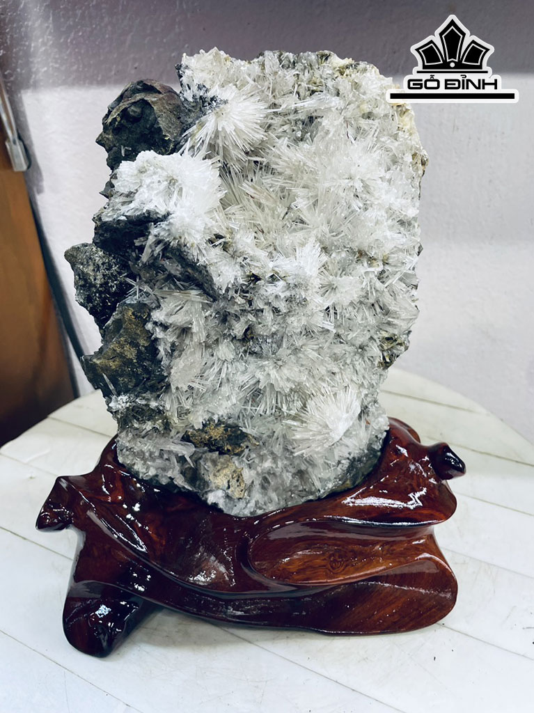 Bông Hoa Ưu Đàm Đá Thạch Anh Kim Tử Tháp Cao 27 Ngang 16 (cm) 3,2kg