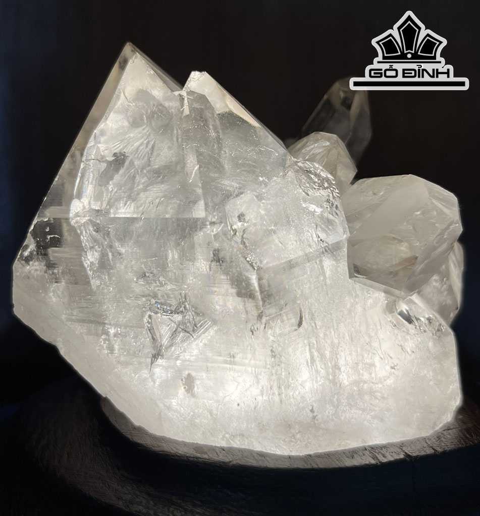 Tác Phẩm Đá Thạch Anh Phale Cao 11,5 Ngang 12 (cm) 0,98kg