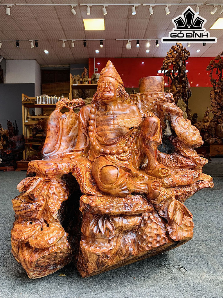 Tượng Tế Công Gỗ Hương Cao 61 Ngang 60 Sâu 55 (cm)