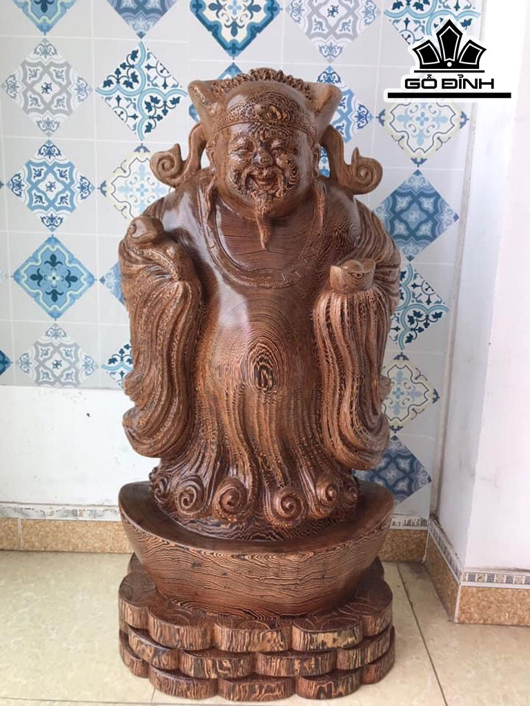 Tượng Thần Tài Gỗ Mun Đuôi Công Cao 105 Ngang 50 Sâu 28 (cm)