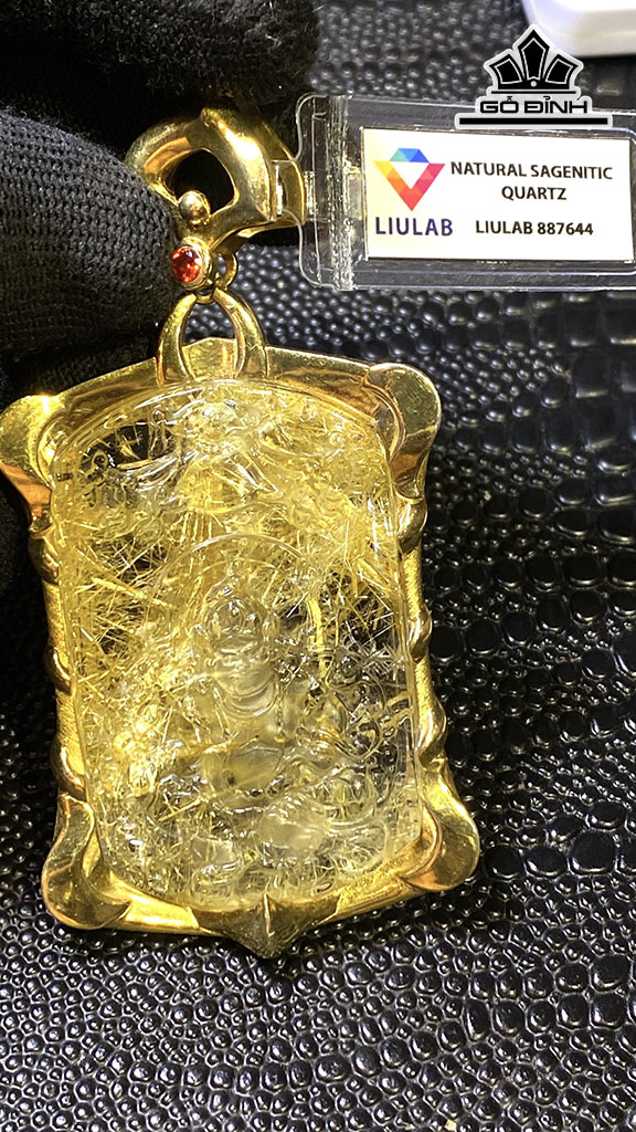 Mặt Dây Hoàng Thần Tài Bảo Thiên Đá Thạch Anh Tóc Vàng Cao 55,27 Ngang 35,72 (mm) 270,36cts
