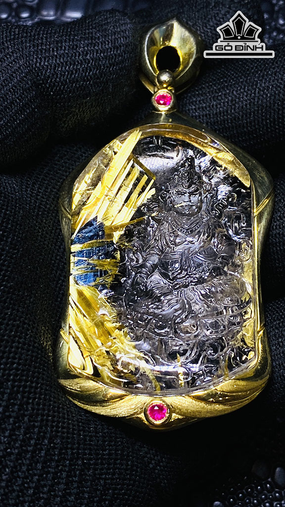 Mặt Dây Hoàng Thần Tài Bảo Thiên Đá Thạch Anh Tóc Vàng Cao 60 Ngang 42,6 Sâu 11,8 (mm) 50,8gr