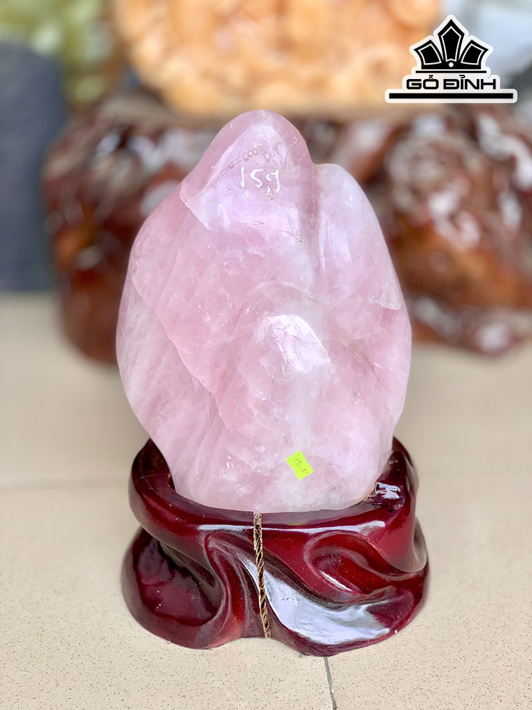 Tác Phẩm Đá Thạch Anh Hồng Cao 40 Ngang 22 (cm) 15,77kg