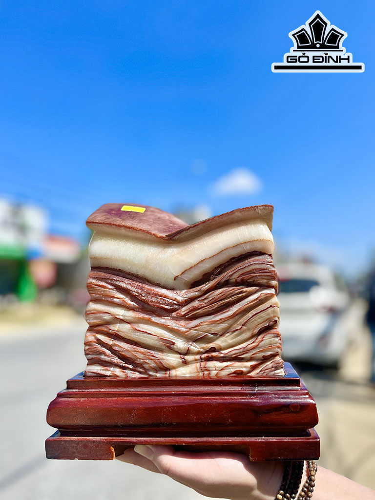 Tác Phẩm Thịt Heo Đá Canxit Cao 23 Ngang 20 (cm) 4,02kg