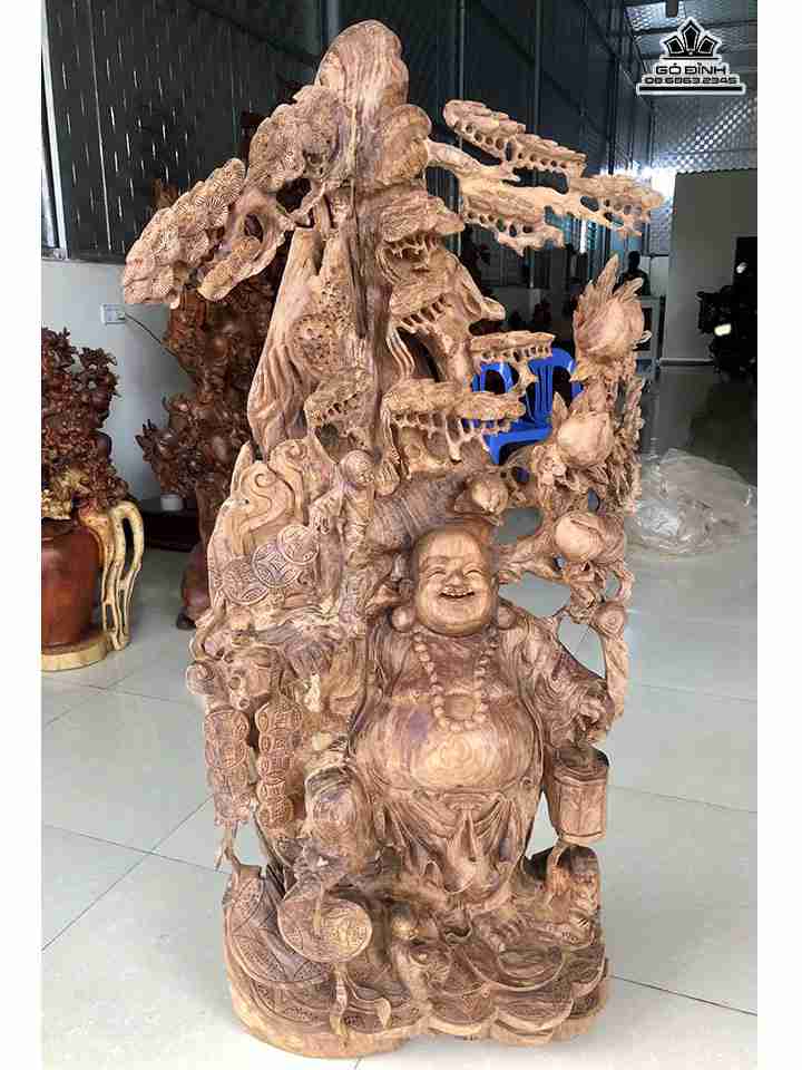 Tượng Phật Di Lặc Đứng Gốc Tùng Gỗ Bách Xanh   Cao 120 Ngang 63 Sâu 33 (cm)