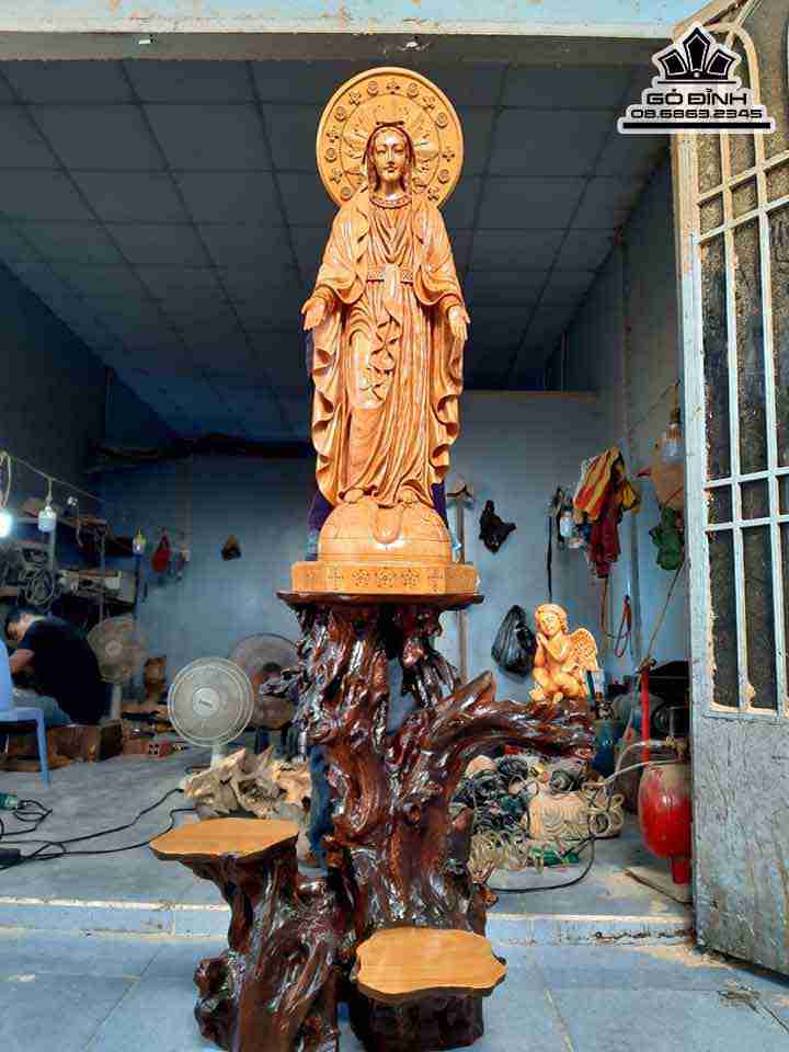 Tượng Đức Mẹ Ban Ơn Gỗ Trai  Cao 1m Rộng 30 (cm)