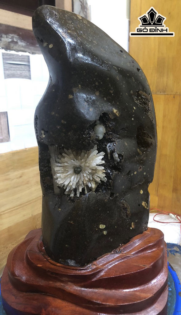 Tác Phẩm Đá Aragonit Cao 39 (cm) 8,5kg