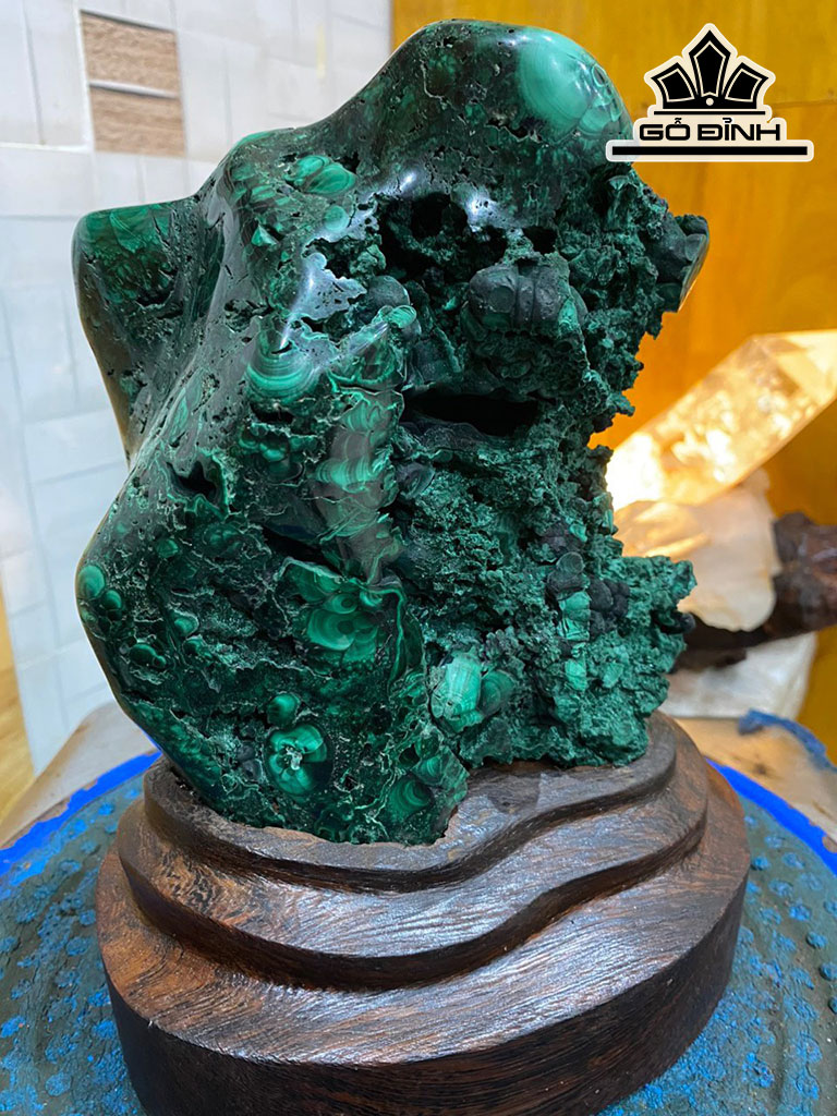 Tác Phẩm Đá Khổng Tước (Malachite) Cao 23 (cm) 3kg