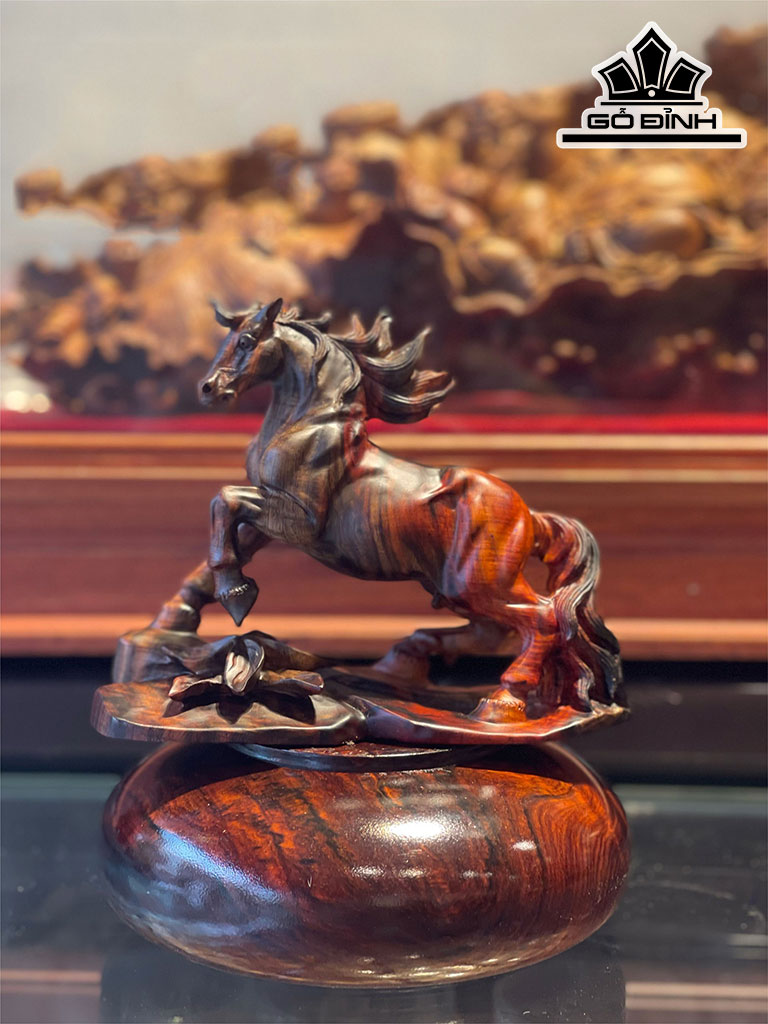 Tượng Ngựa Phong Thủy (Nhất Mã Phi Thiên) Gỗ Trắc Cao 12 Ngang 15 Sâu 7 (cm)