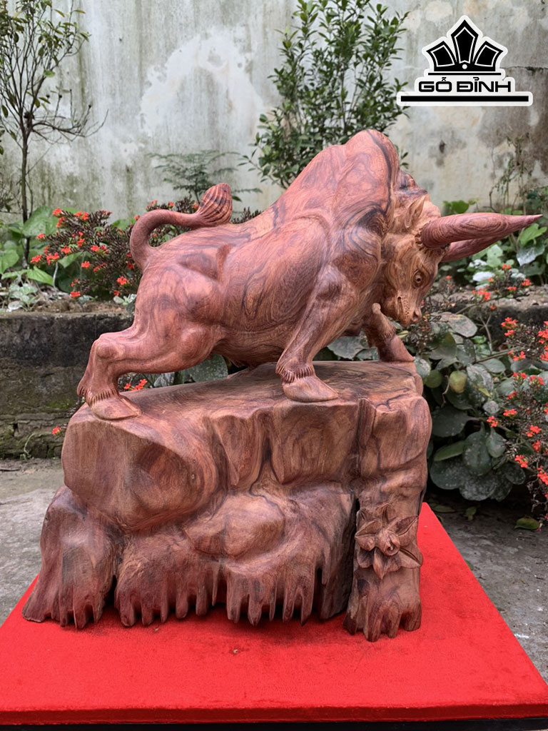Tượng Bò Tót Gỗ Cẩm Cao 45 Ngang 37 Sâu 22 (cm)
