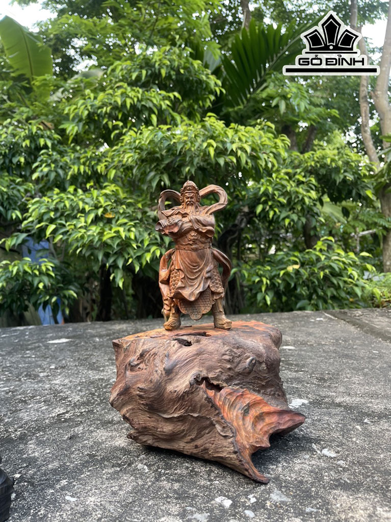 Tượng Quan Công Gỗ Trắc Cao 32 Ngang 25 Sâu 18 (cm)
