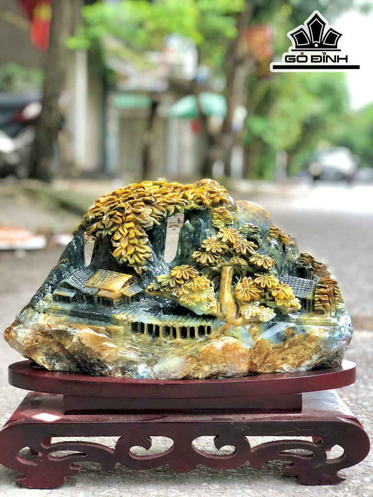 Tác Phẩm Đá Sapentine Cao 33 Ngang 37 (cm) 7kg