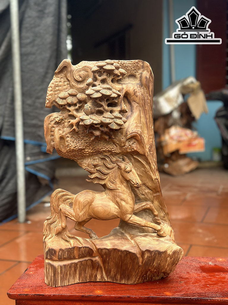 Tượng Ngựa Phong Thủy (Nhất Mã Phi Thiên) Gỗ Ngọc Am Cao 55 Ngang 36 Sâu 14,7 (cm)