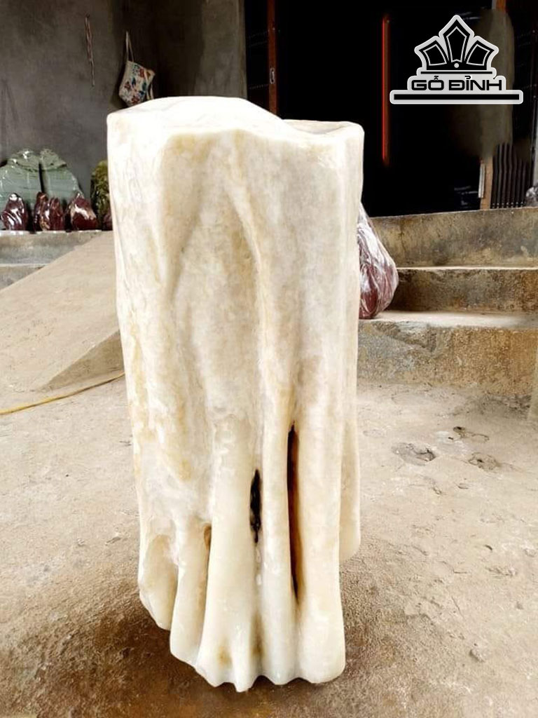 Tác Phẩm Đá Canxit Cao 55 Ngang 30 (cm) 35kg