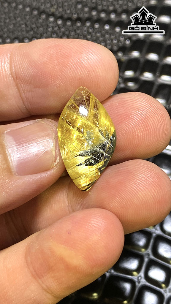 Mặt Dây Chuyền Đá Thạch Anh Tóc Vàng Cao 23,6 Ngang 13 Sâu 5,8 (mm) 2,2gr