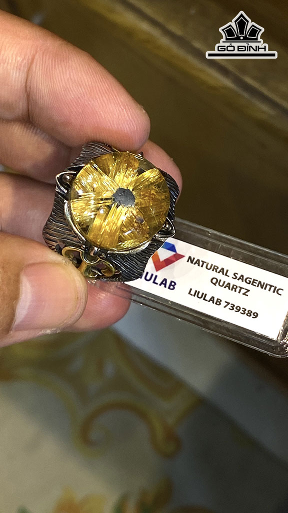 Mặt Nhẫn Đá Thạch Anh Tóc Vàng Cao 62,84 Ngang 38,72 Sâu 13,5 (mm) 334,94cts