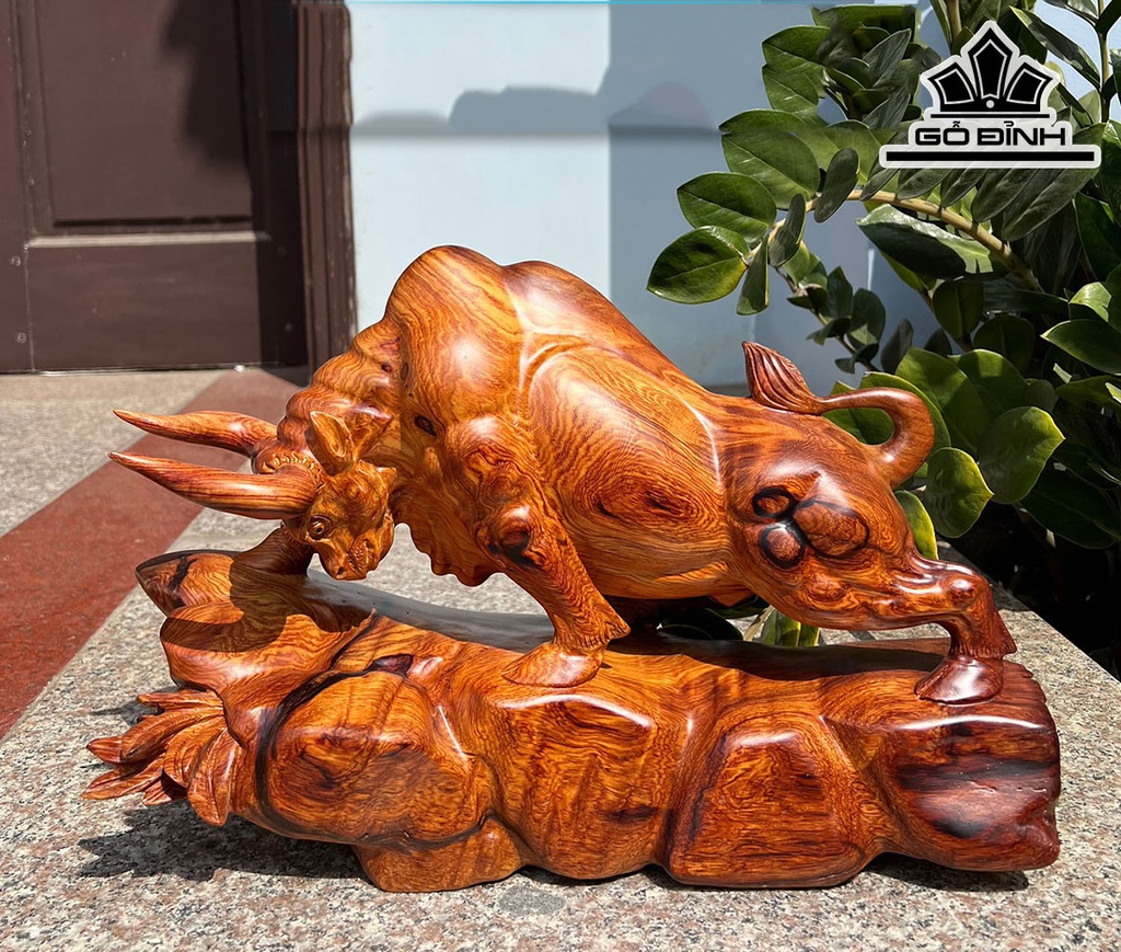 Tượng Bò Tót Gỗ Cẩm Cao 43 Ngang 27 Sâu 17 (cm)