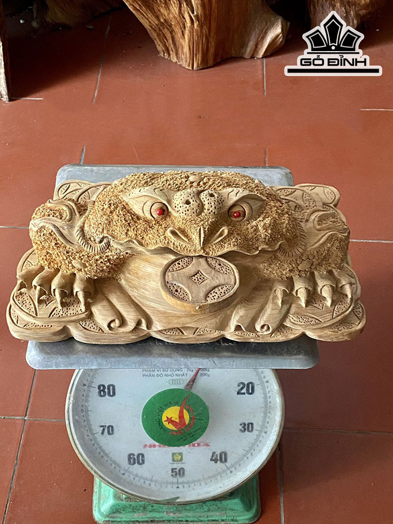 Tượng Cóc Ngậm Tiền Gỗ Ngọc Am Cao 25 Ngang 40 Sâu 30 (cm)