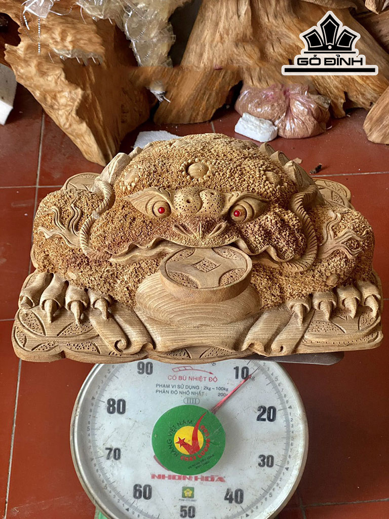 Tượng Cóc Ngậm Tiền Gỗ Ngọc Am Cao 26 Ngang 42 Sâu 33 (cm)
