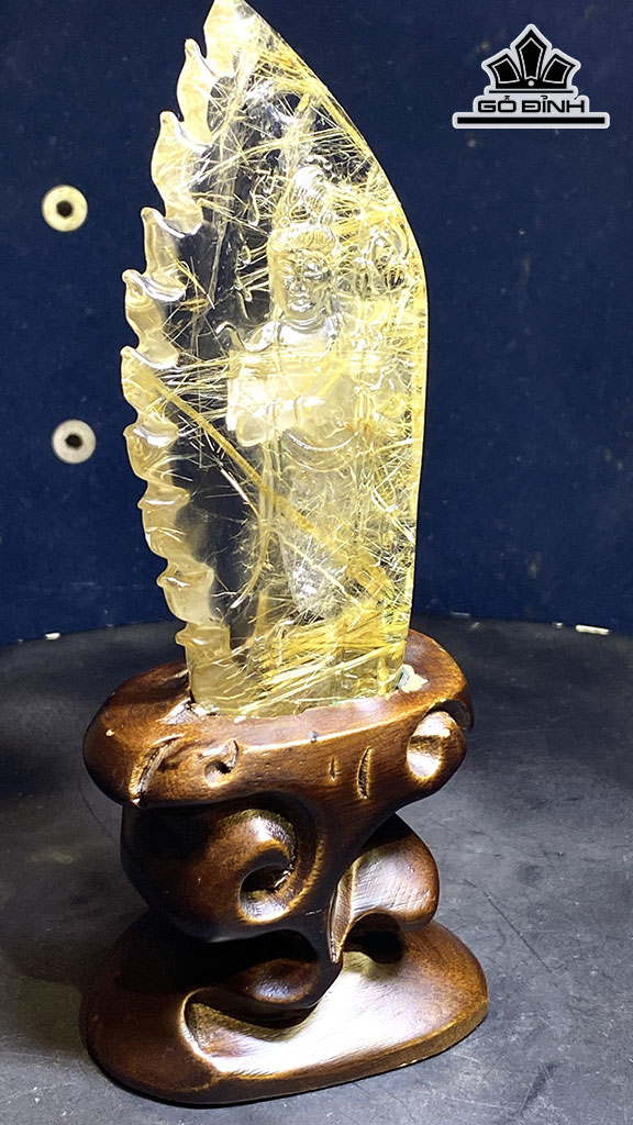 Tượng Phật Bà Quan Âm Đá Thạch Anh Tóc Vàng Cao 116,74 Ngang 50,82 Sâu 15,2 (mm) 506,11cts