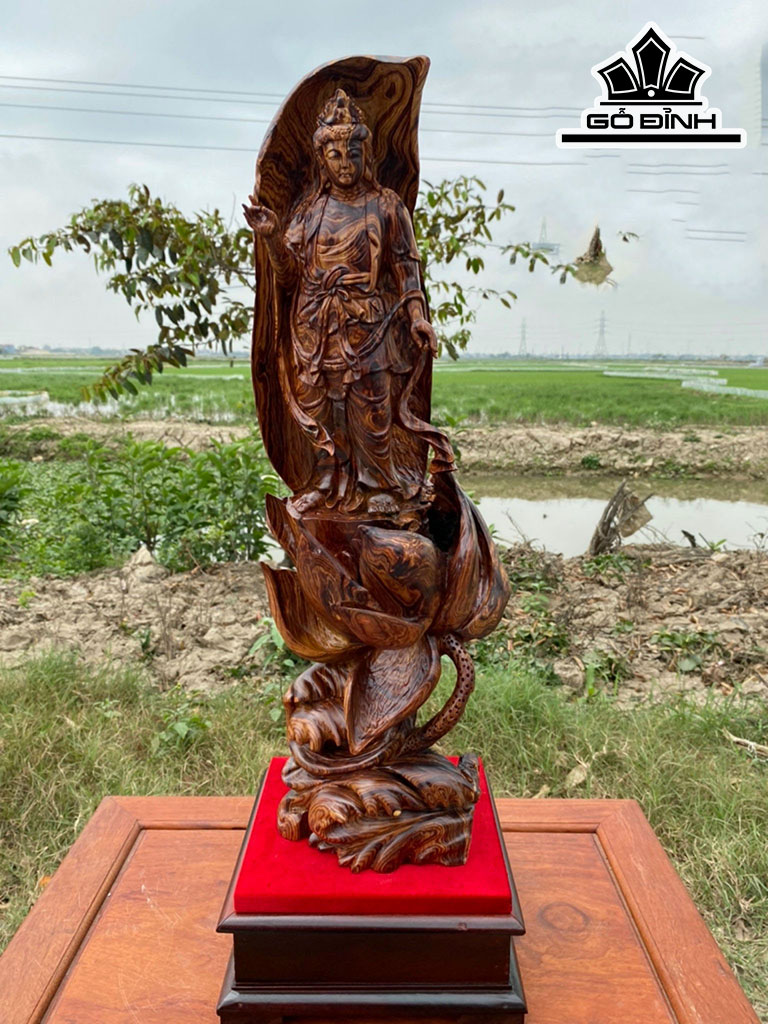 Tượng Quán Thế Âm Bồ Tát Gỗ Cẩm Cao 70 Ngang 21 Sâu 18 (cm)