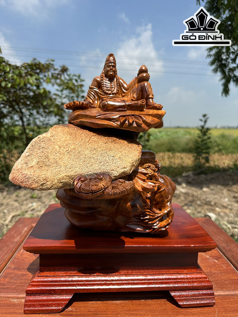 Tượng Tế Công Gỗ Hương Cao 43 Ngang 29 Sâu 29 (cm)