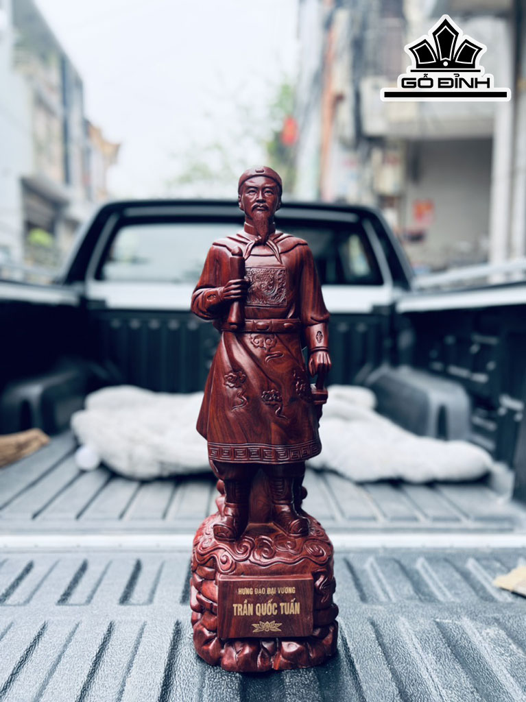 Tượng Trần Quốc Tuấn Gỗ Tử Đàn Cao 60 Ngang 19 Sâu 15 (cm)