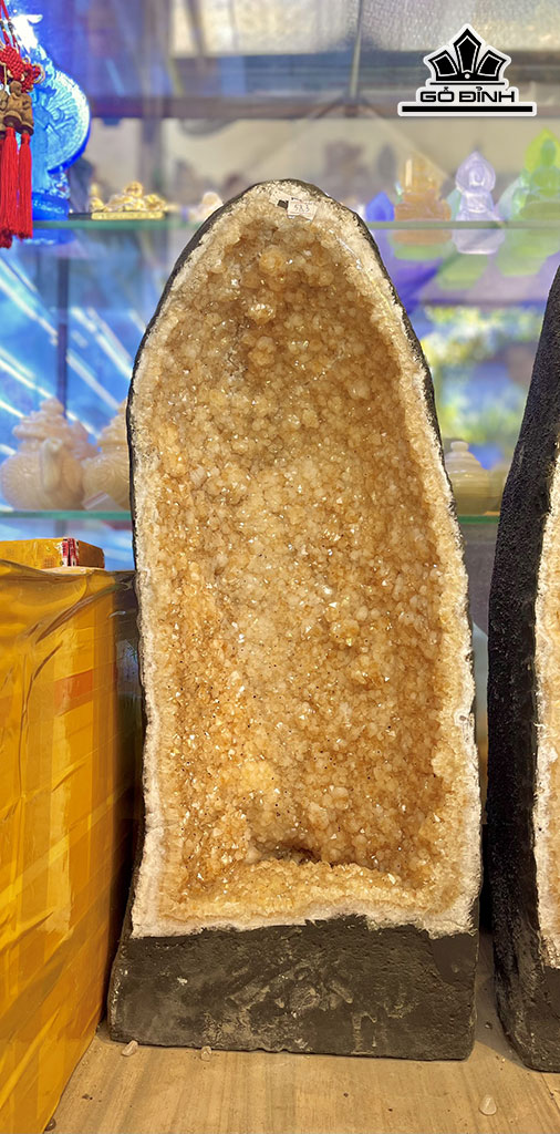 Tác Phẩm Đá Thạch Anh Vàng Cao 72 Ngang 30 (cm) 58,3kg
