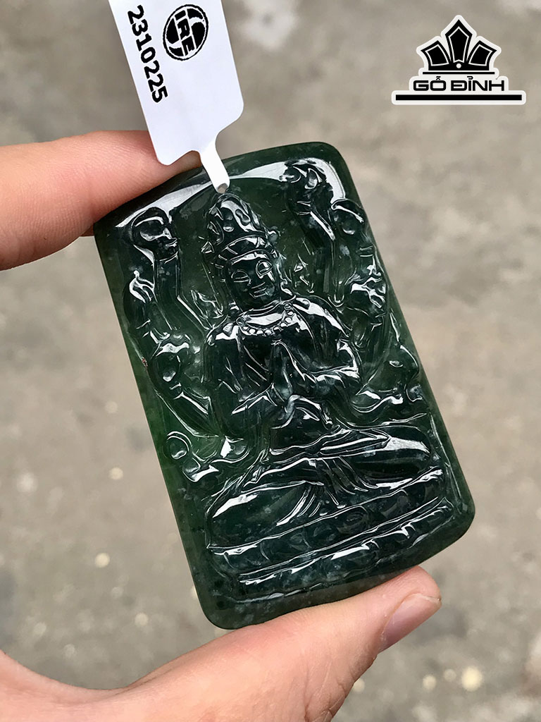 Mặt Dây Chuyền Bồ Tát Đá Cẩm Thạch (Jadeite) Cao 63 Ngang 41,5 Sâu 5 (mm)